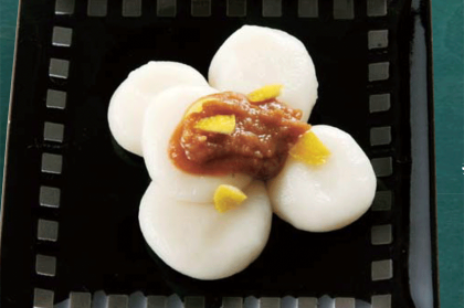 白玉団子の練りゴマかけ